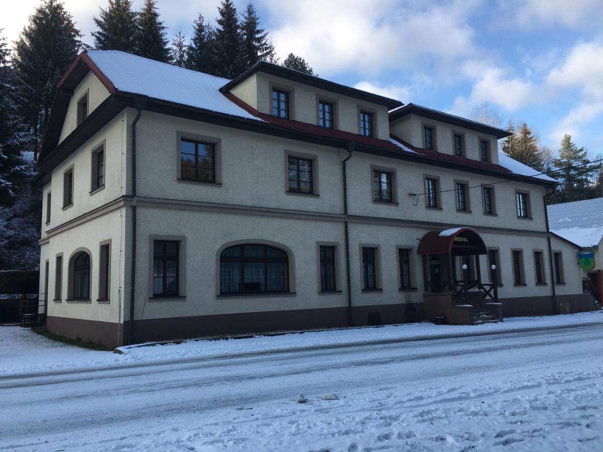 Hotel Salajka Horní Lomná Buitenkant foto